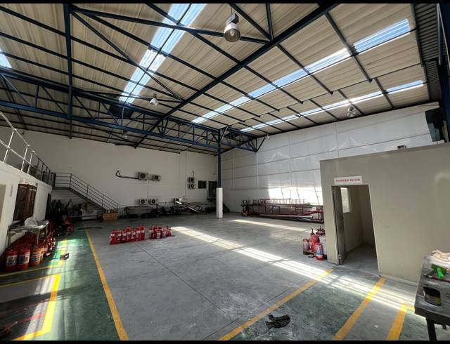 1,093M² WAREHOUSE TO LET IN STRIJDOMPARK